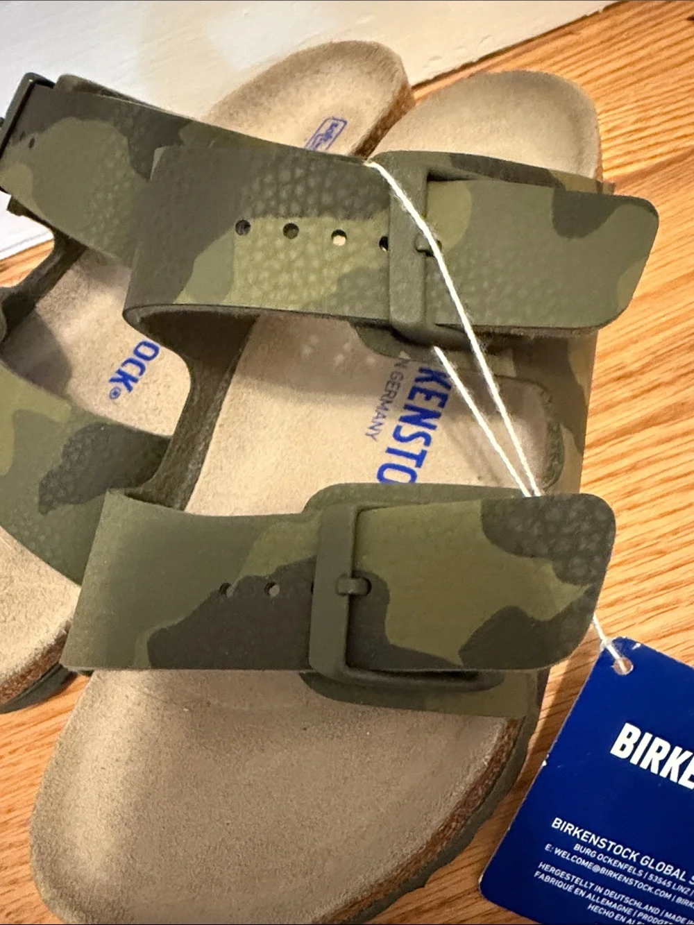 Birkenstock Kids Camo Two-Strap Arizona Sandals in Olive size 35 (NWT)